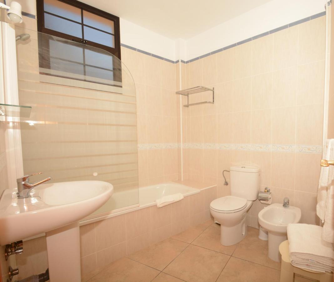 Apartamentos Andrea Calera Ngoại thất bức ảnh